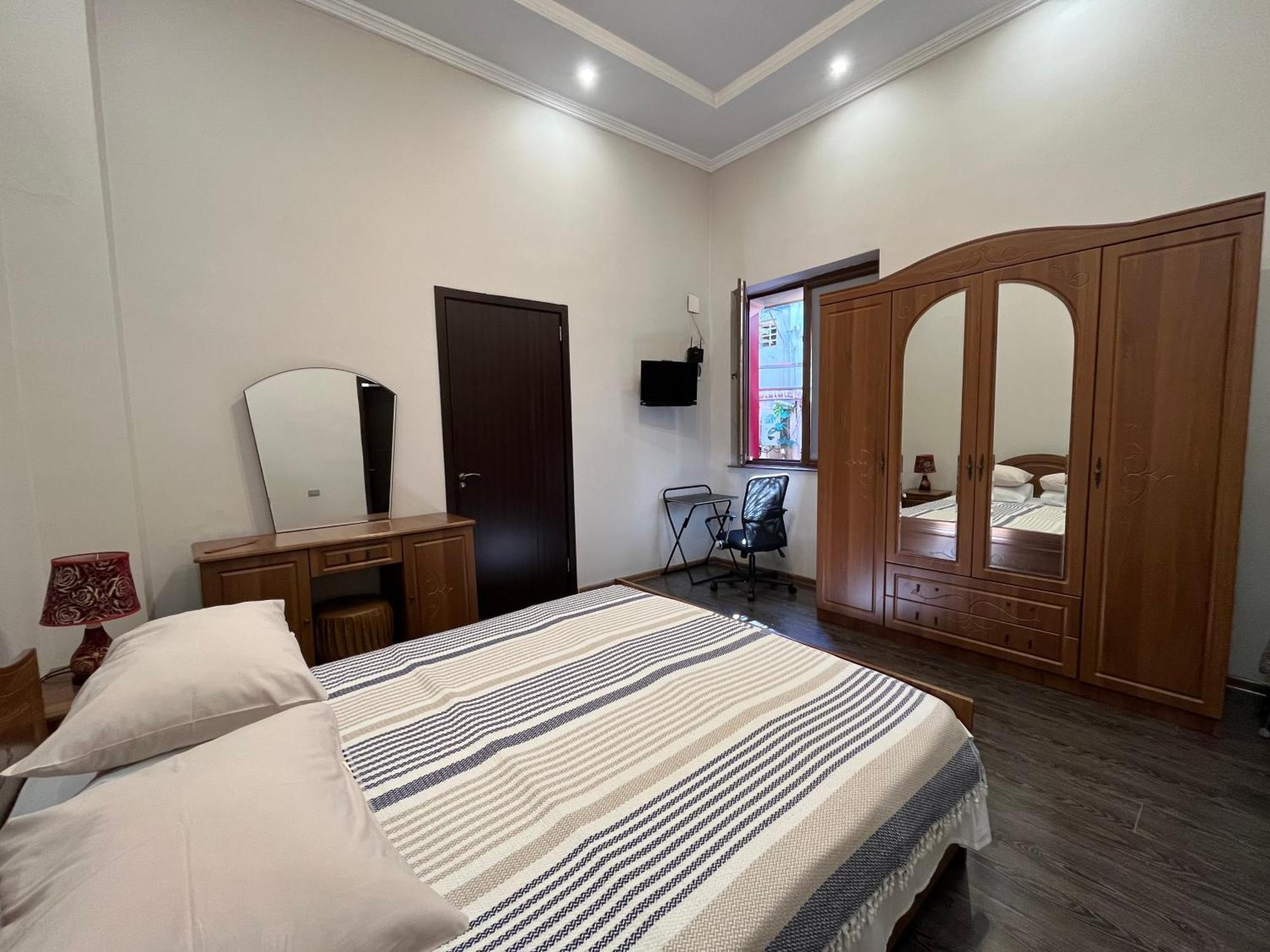 Old Batumi Apartment On Kostava 9 Ngoại thất bức ảnh